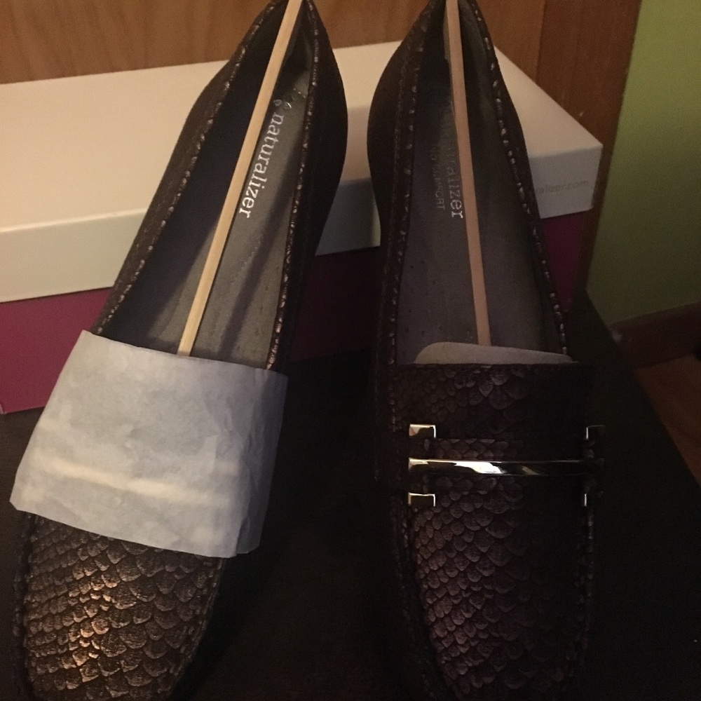 Naturalizer Gloria loafers. New.